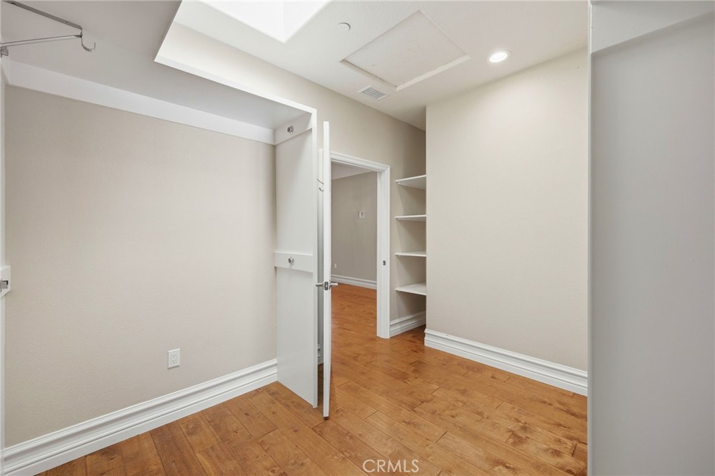 733 Avenida Azor