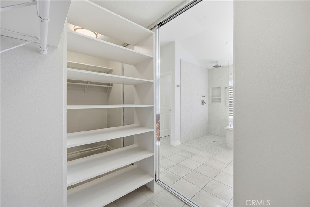 733 Avenida Azor