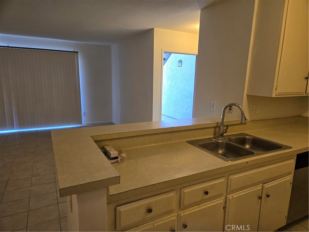 2501 W Sunflower F4