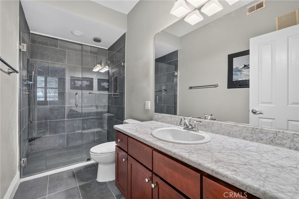 22681 Oakgrove 127