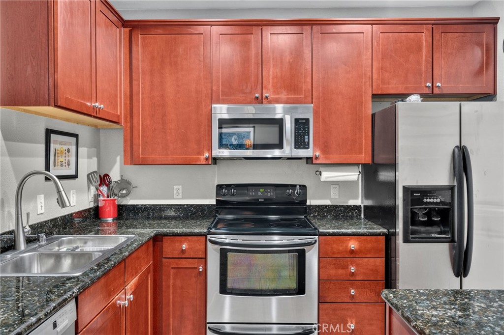 22681 Oakgrove 127
