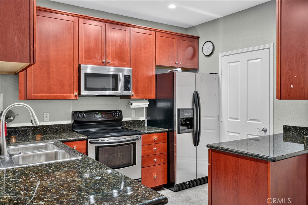 22681 Oakgrove 127