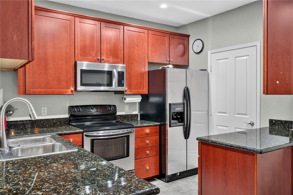 22681 Oakgrove 127