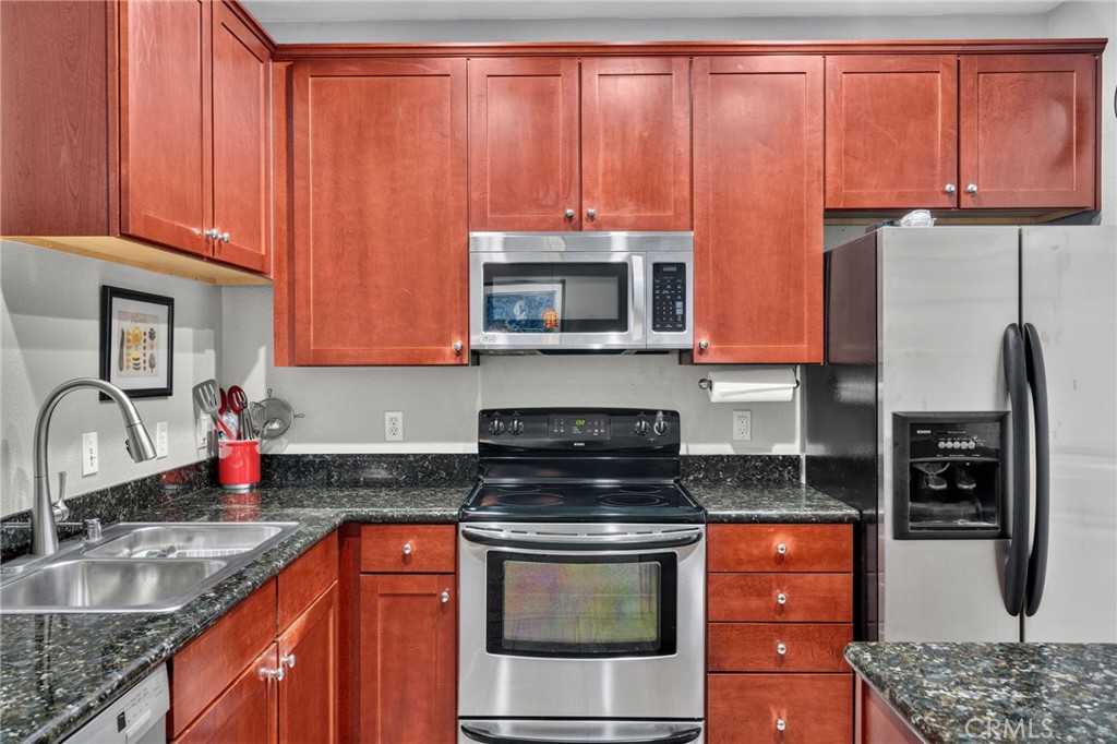 22681 Oakgrove 127