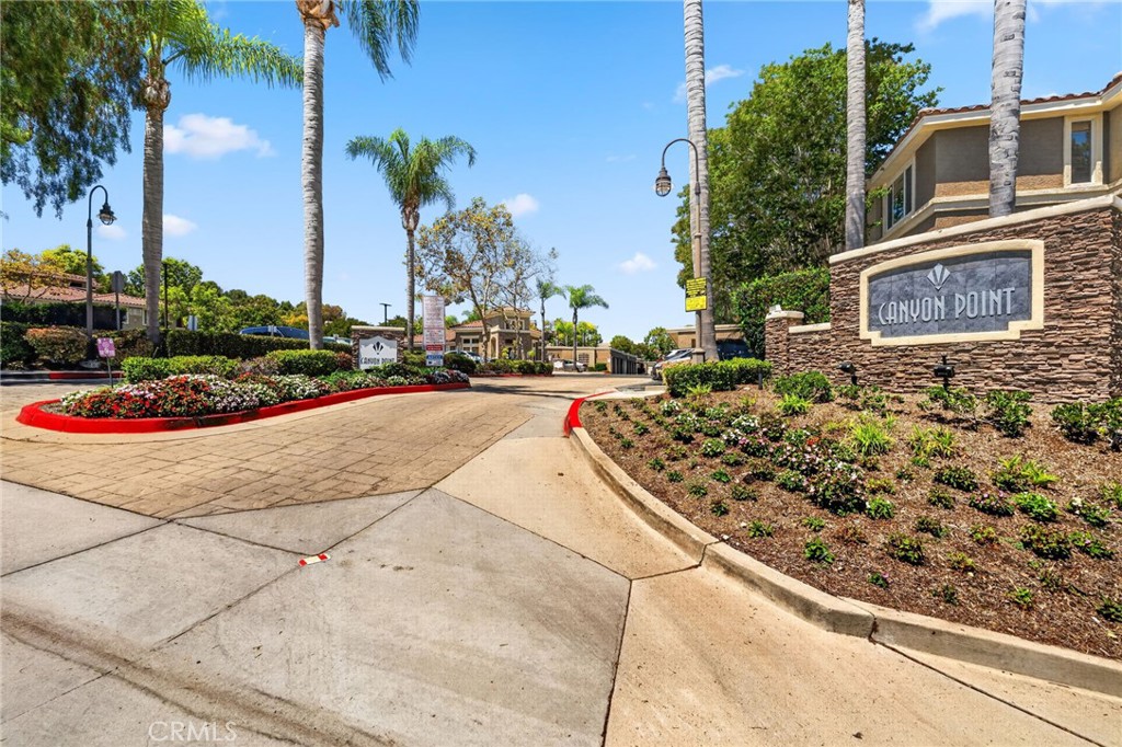 22681 Oakgrove 127