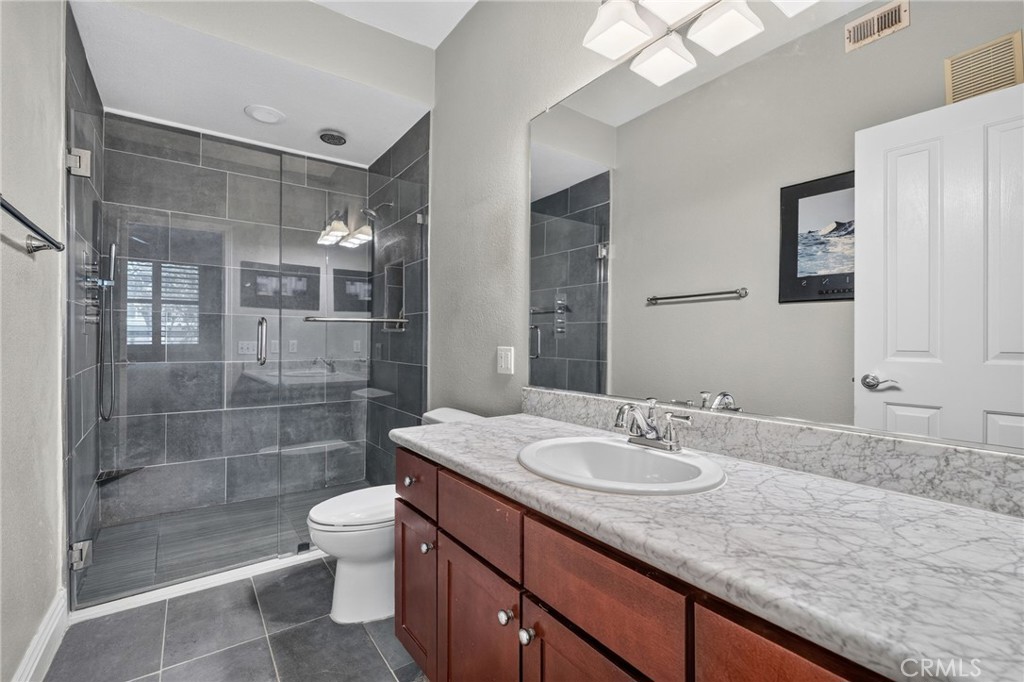22681 Oakgrove 127