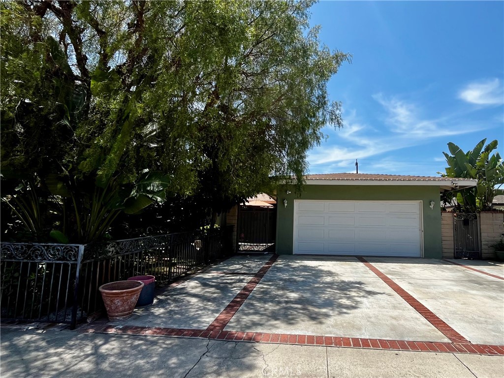 10072 Dewey Dr
