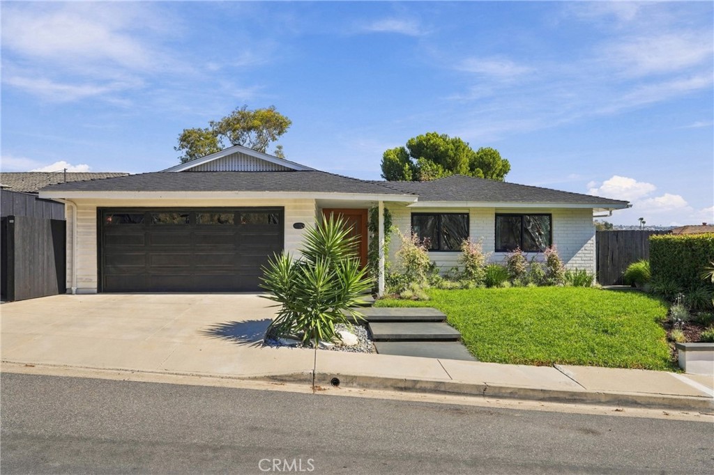 2966 Calle Grande