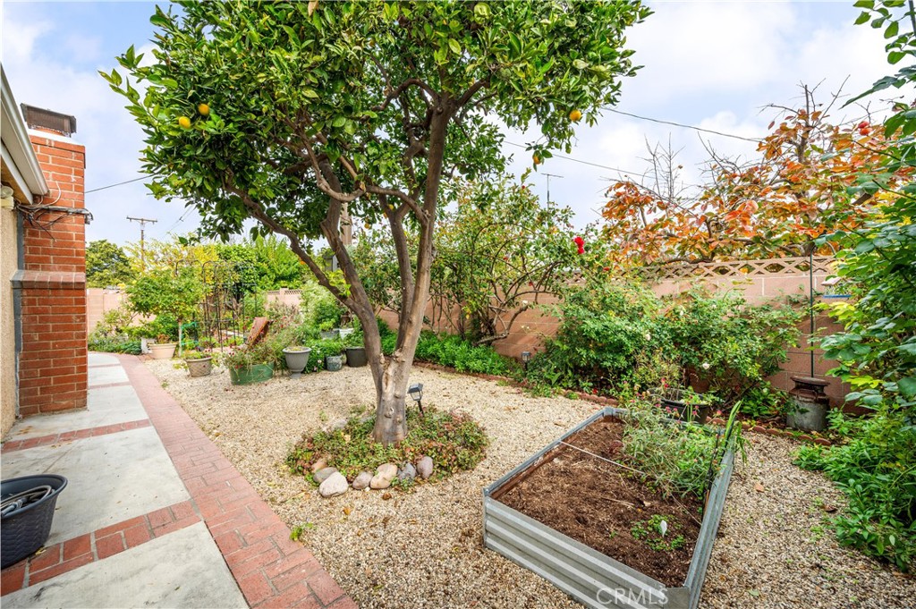 14352 Pleasant Street