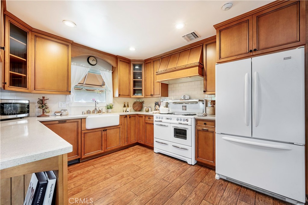 14352 Pleasant Street