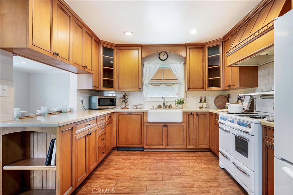 14352 Pleasant Street