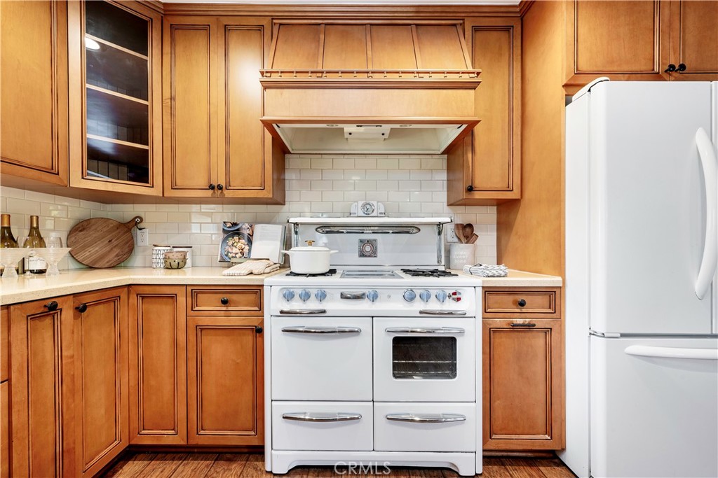 14352 Pleasant Street