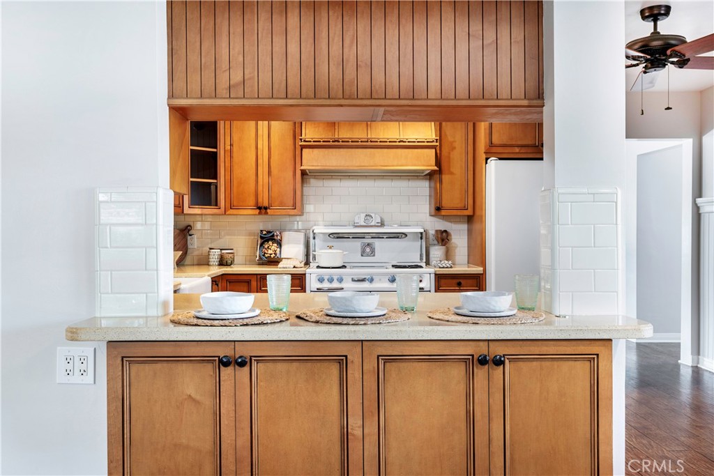 14352 Pleasant Street