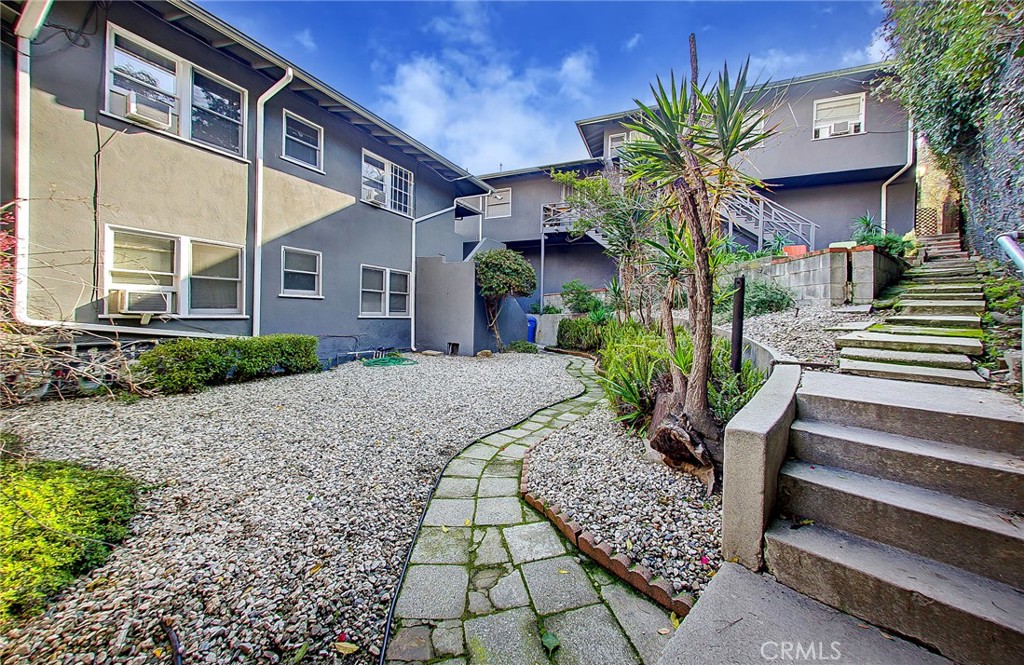 3876 Roble Vista Drive