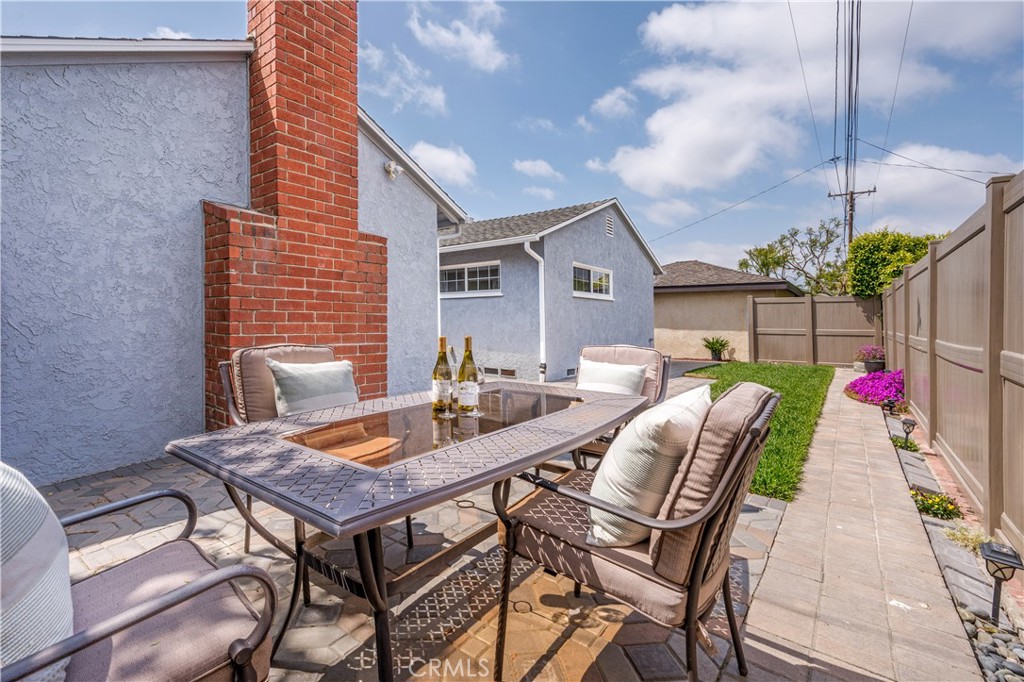 15428 Cranbrook Avenue