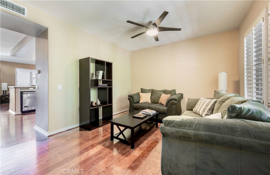 433 N Altadena Drive 6