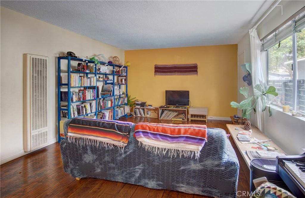 3423 Caroline Avenue