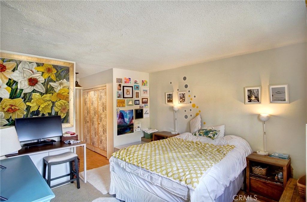 3423 Caroline Avenue