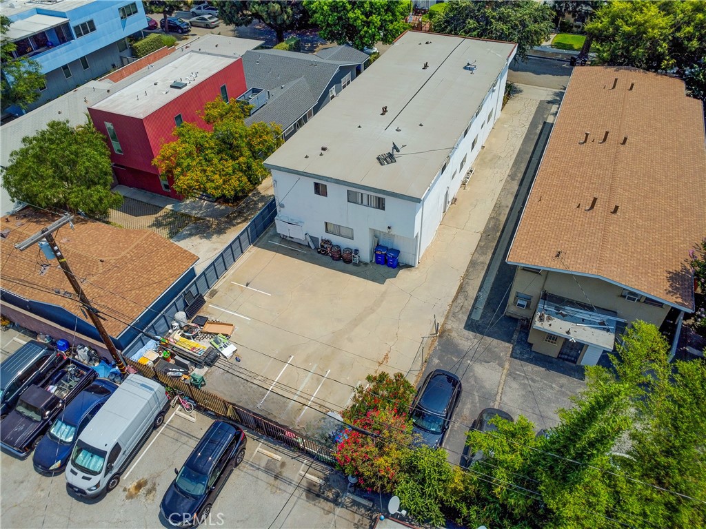 3423 Caroline Avenue