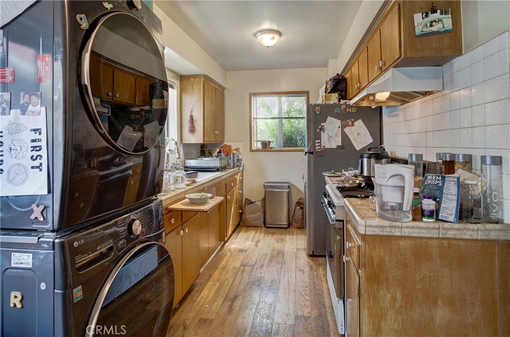 3423 Caroline Avenue