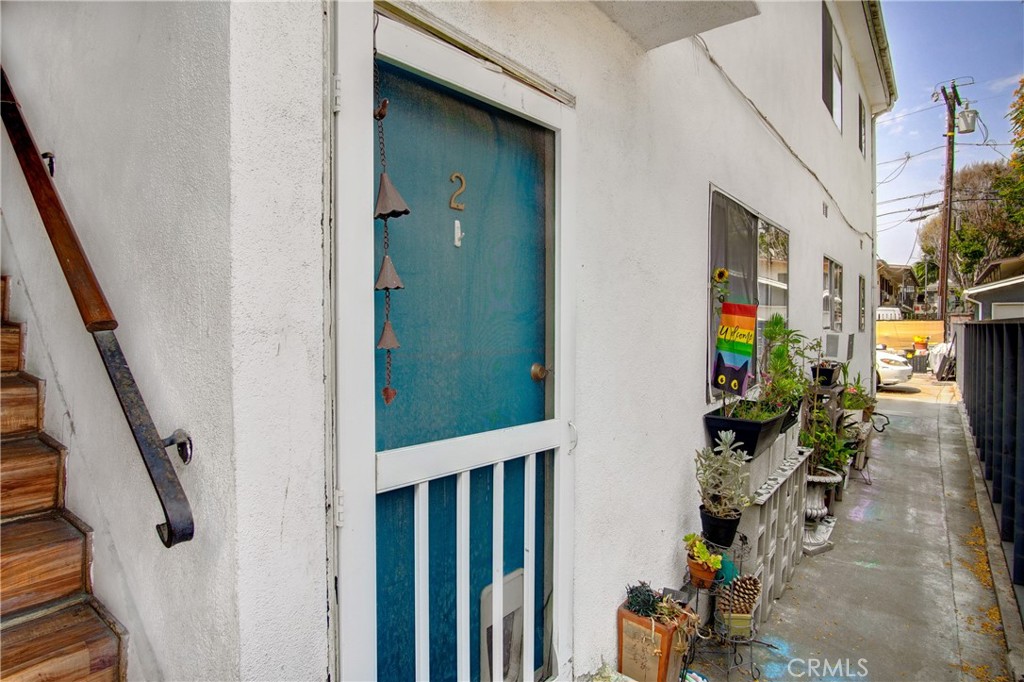 3423 Caroline Avenue