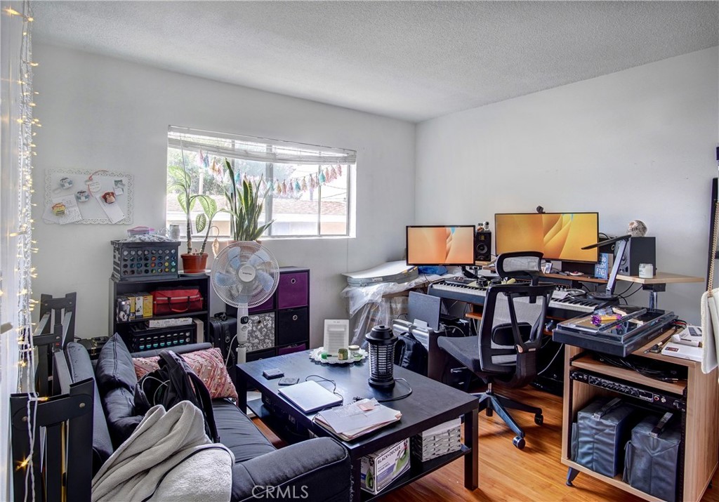 3423 Caroline Avenue