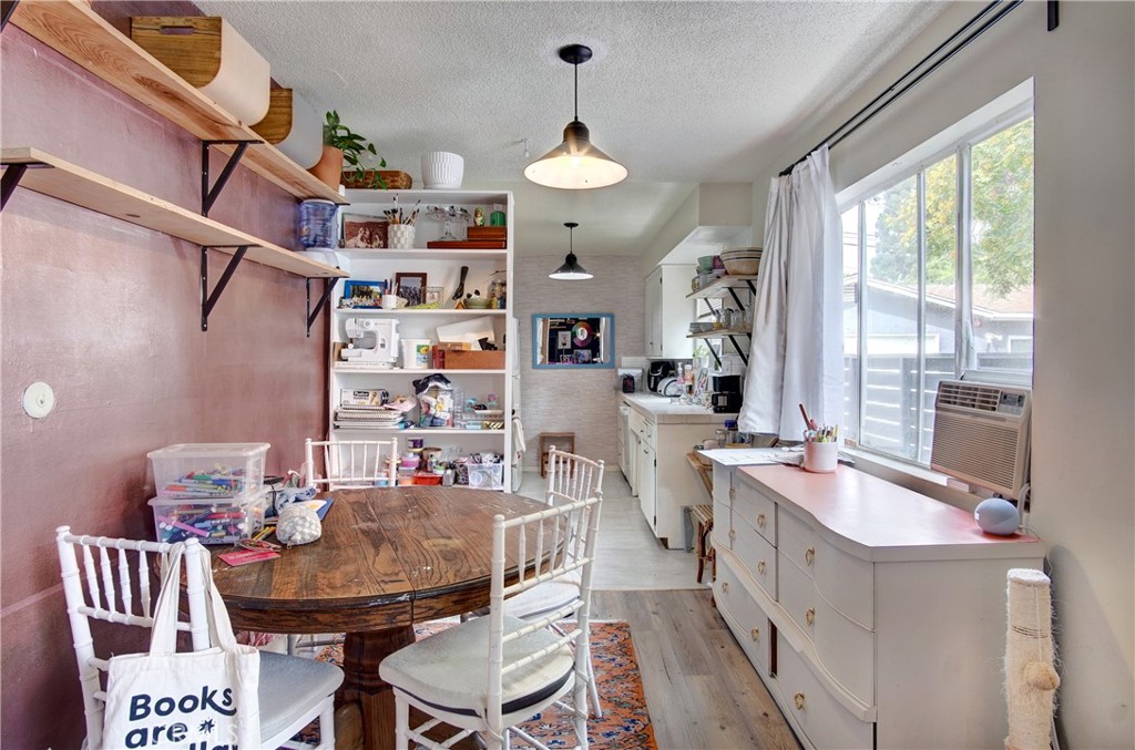 3423 Caroline Avenue