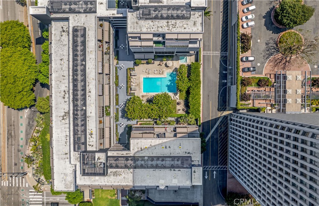 880 W 1st Street 403