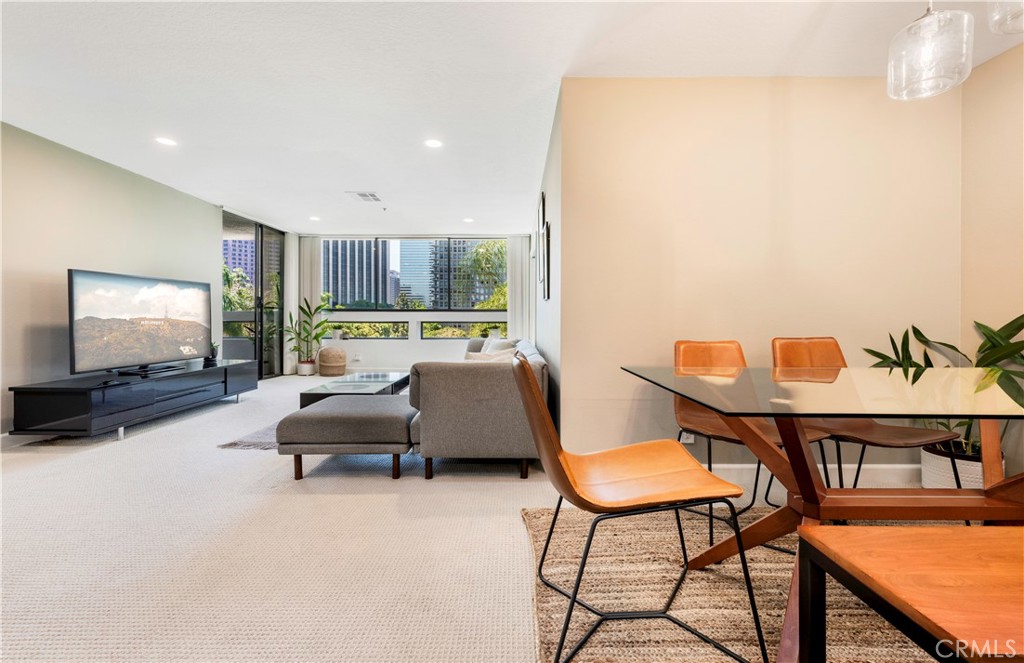 880 W 1st Street 403