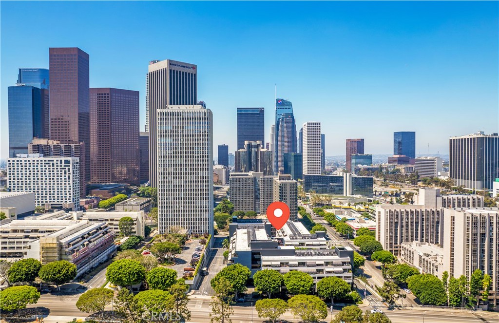 880 W 1st Street 403