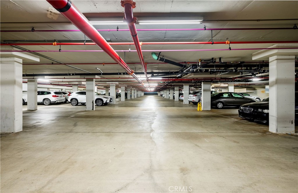 880 W 1st Street 403