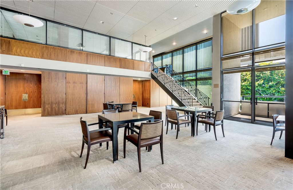 880 W 1st Street 403