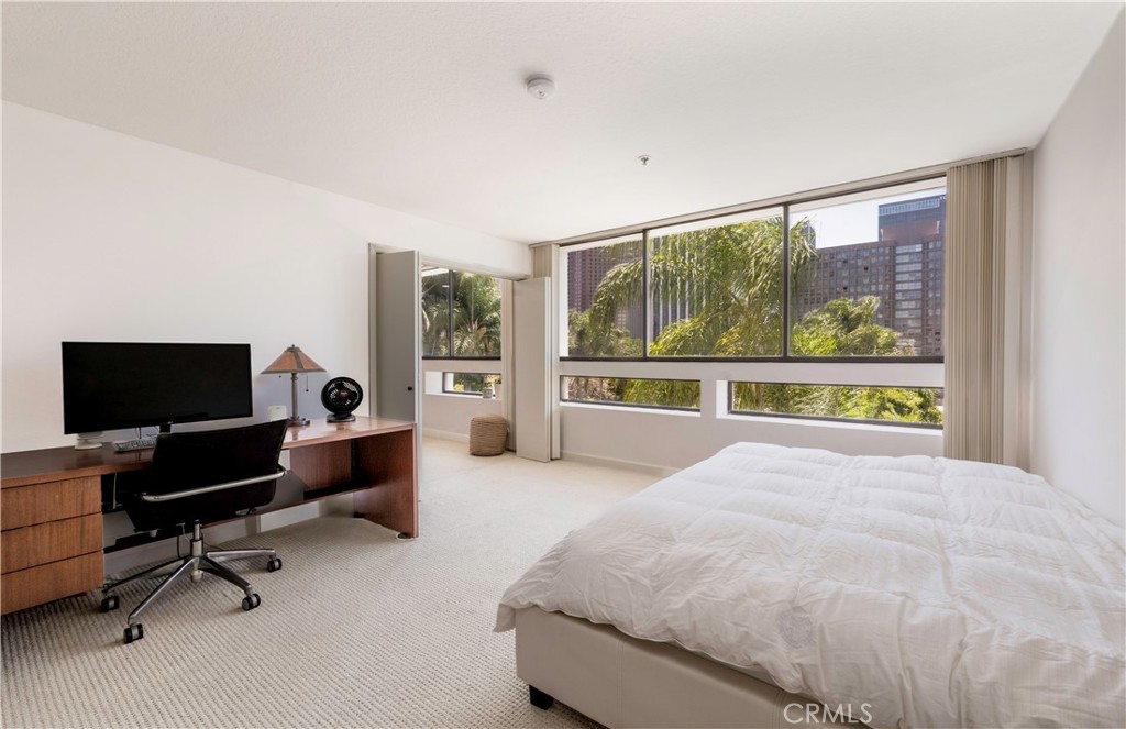 880 W 1st Street 403