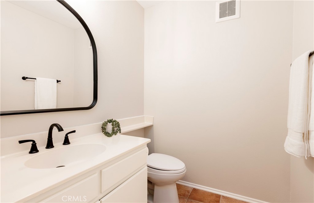 121 S Lucia Avenue 7