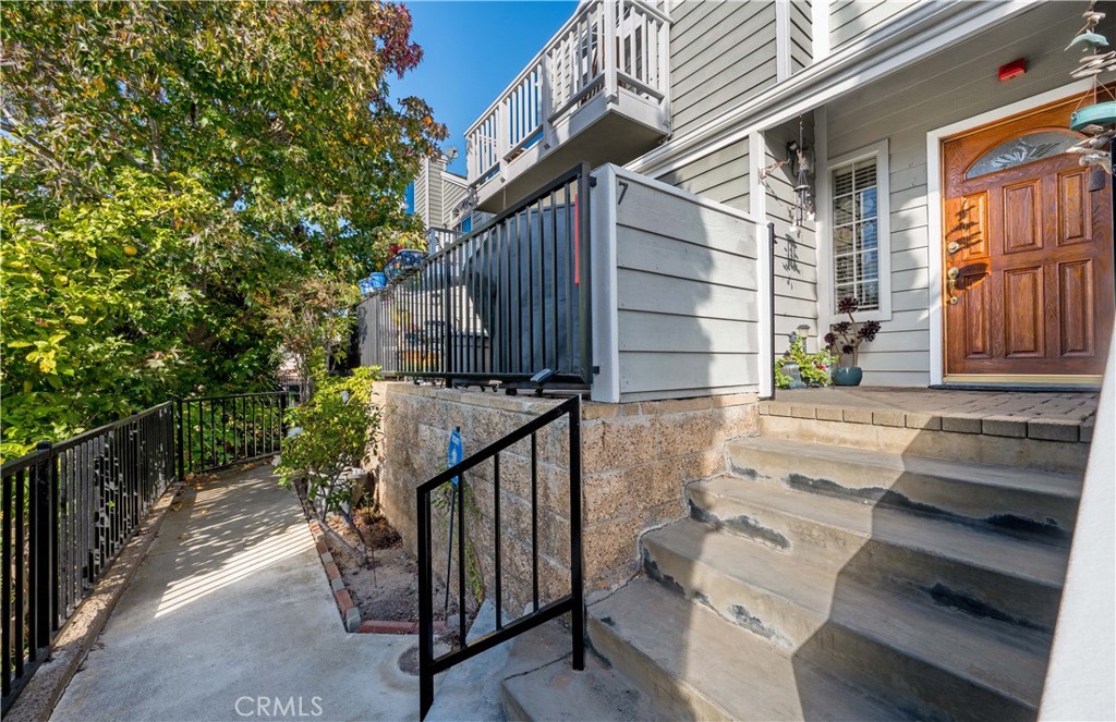 121 S Lucia Avenue 7