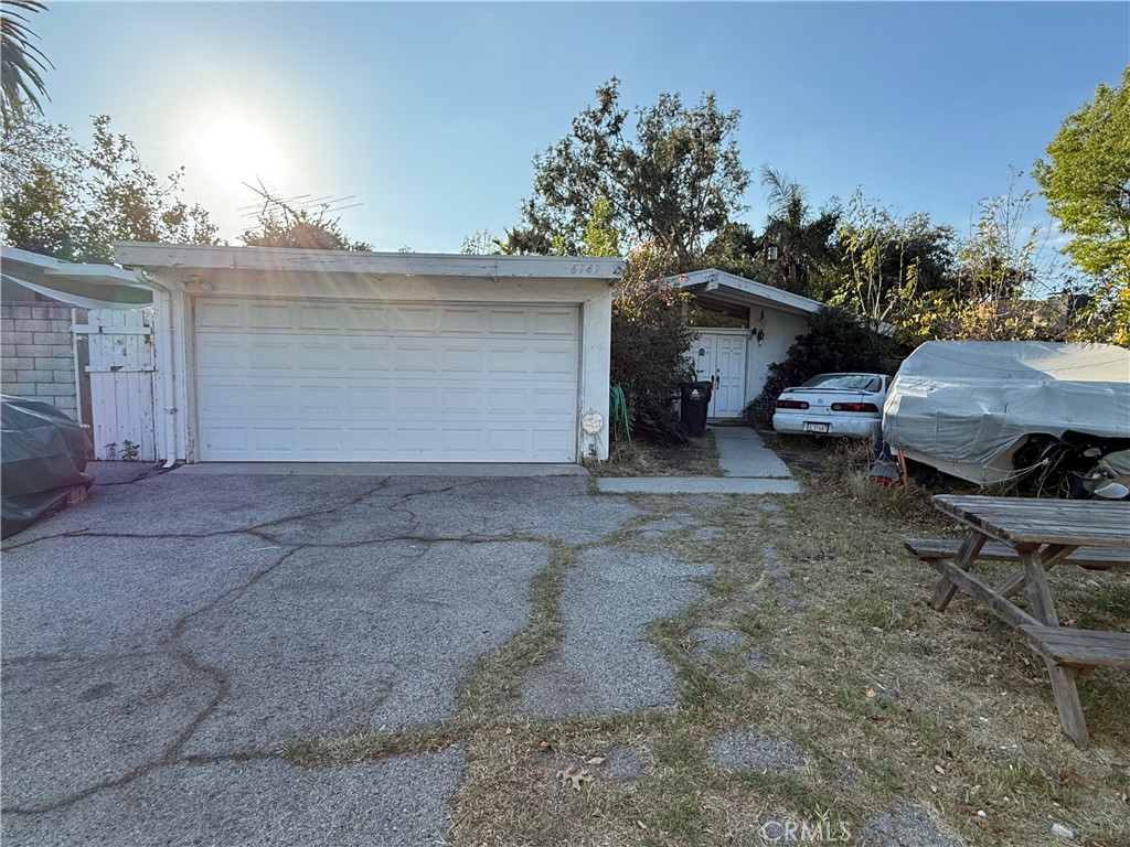 6747 Sunnybrae Avenue