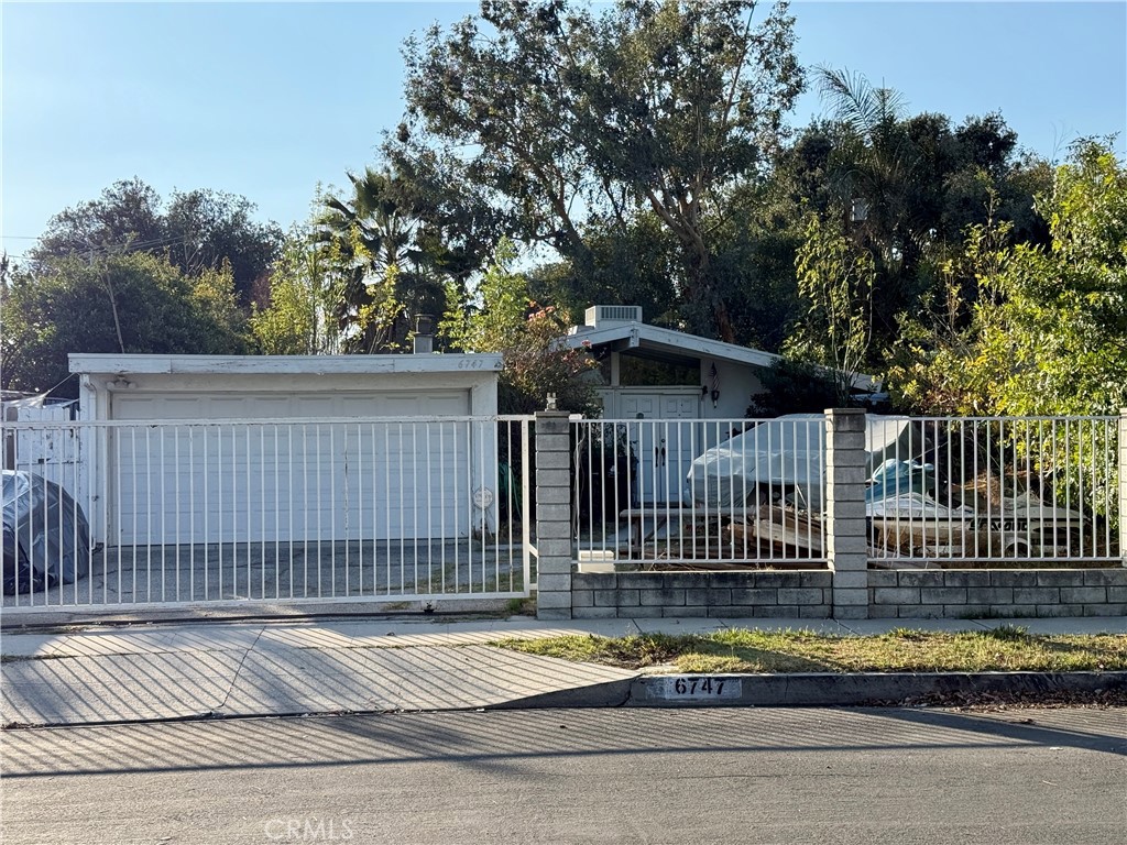 6747 Sunnybrae Avenue