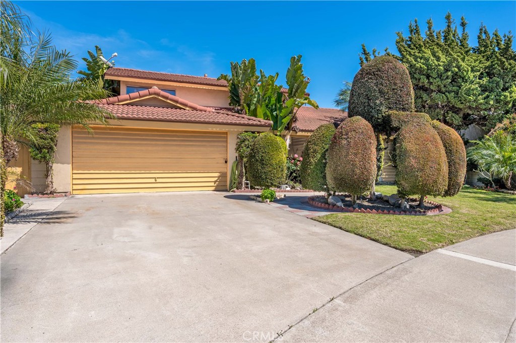 1323 S Scarborough Lane