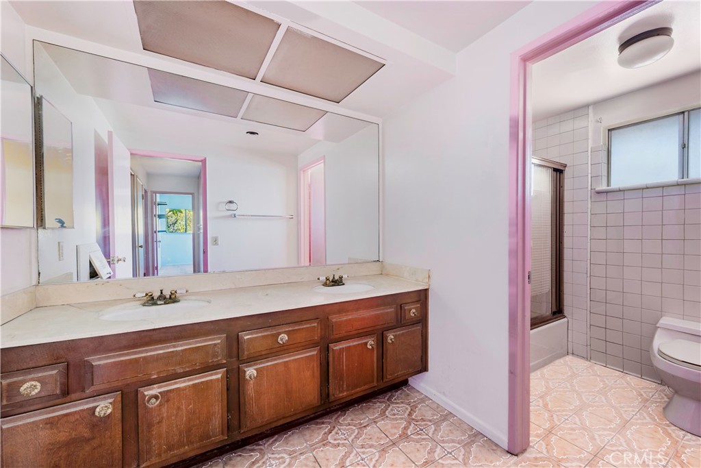 1323 S Scarborough Lane