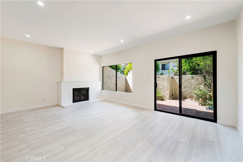 2160 Plaza Del Amo 162