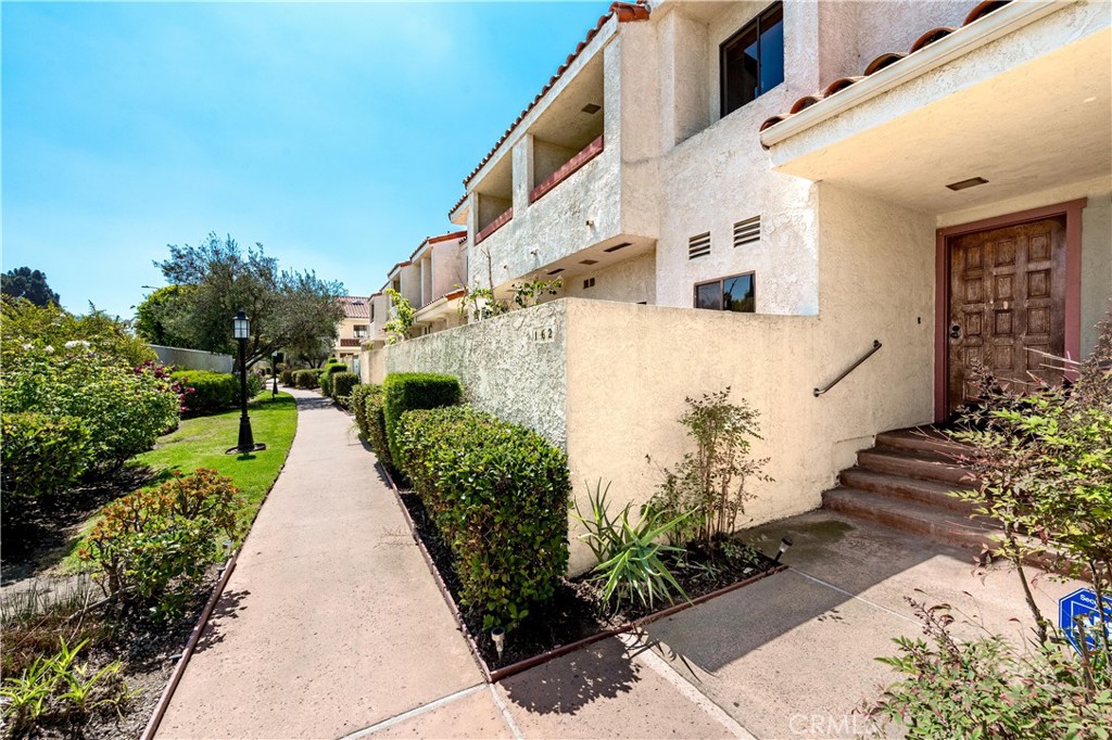 2160 Plaza Del Amo 162