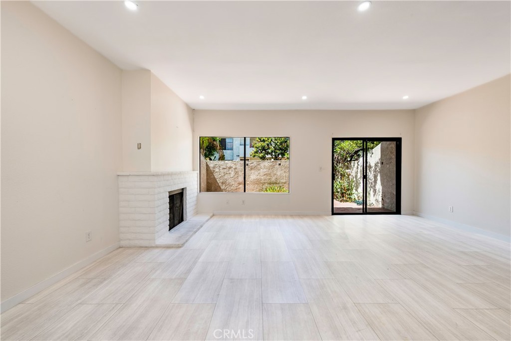 2160 Plaza Del Amo 162