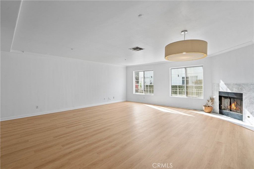 15920 Sherman Way 8