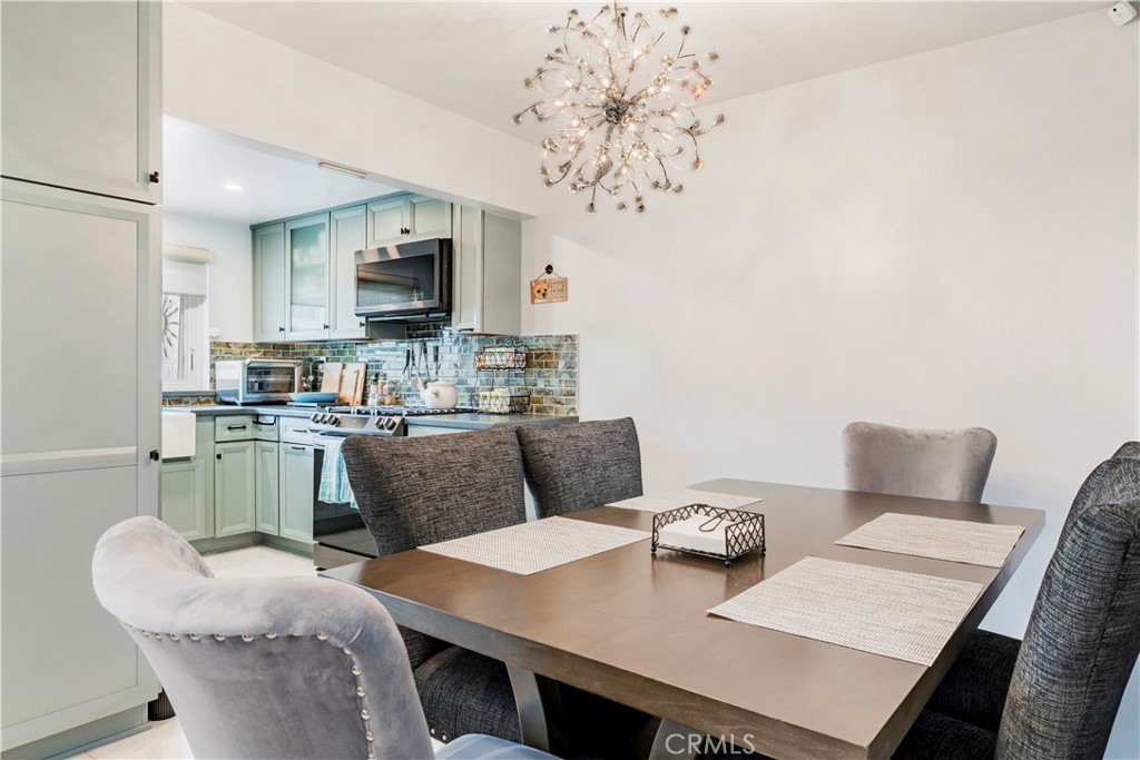 25900 Oak Street 102