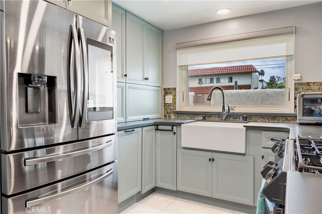 25900 Oak Street 102