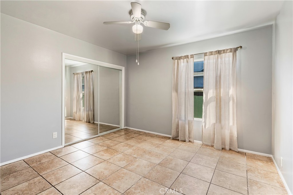1520 W 215th