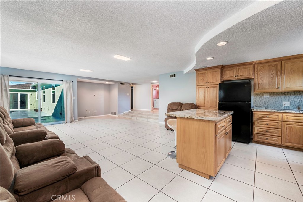 1520 W 215th