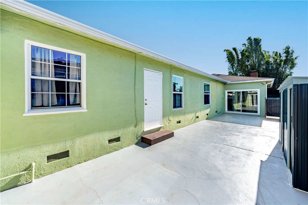 1520 W 215th