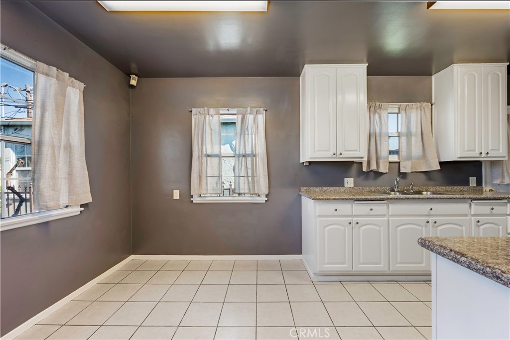 1520 W 215th