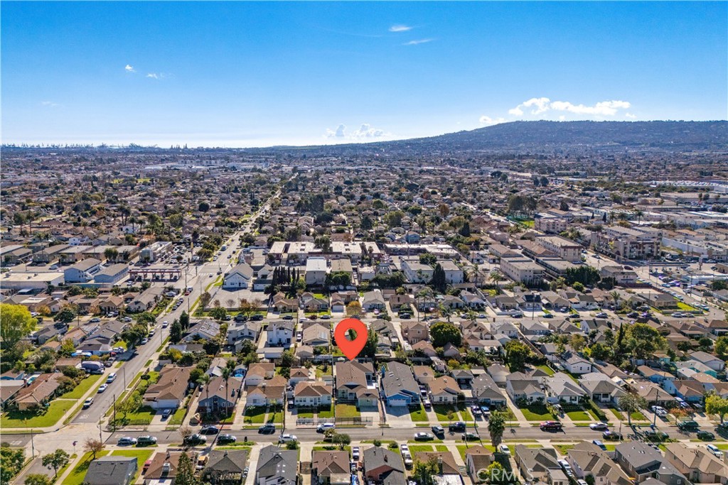 1520 W 215th